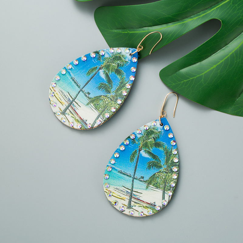 Fashion Leather Coconut Tree Print Drop-shaped Earrings display picture 3
