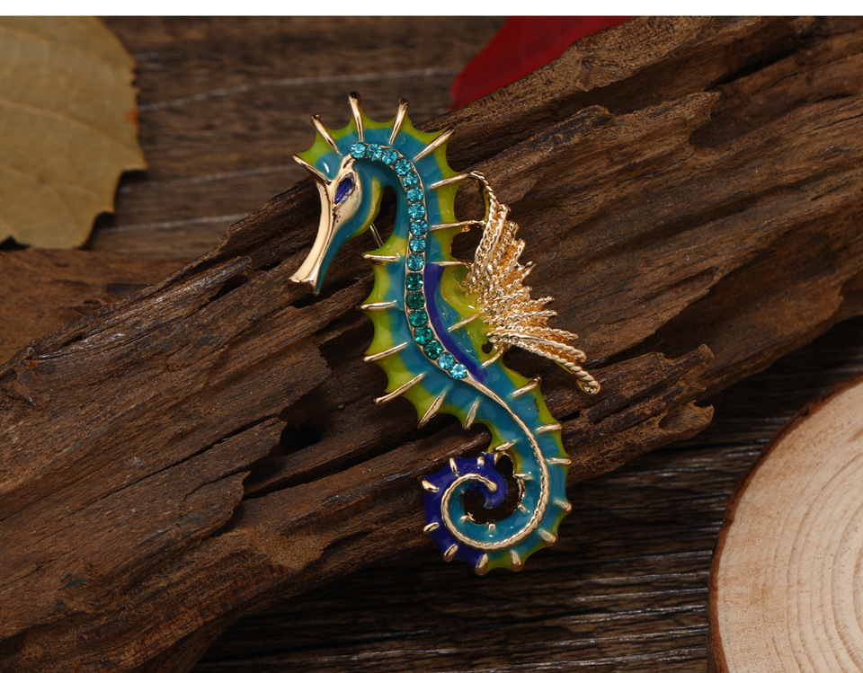 15g Weight Artificial Gemstones Inlay Material Brooches Classification Party Occasion Alloy Material Retro Pin Hippocampus Alloy Enamel Inlay Artificial Gemstones Unisex Brooches