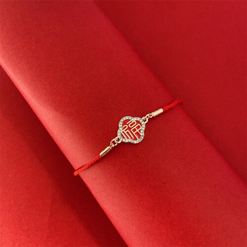 National trend new four-leaf clover necklace, palace blessing pendant bracelet, birth year transfer clavicle chain, lucky red rope for women