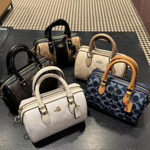 �ܼ��¿�Rowan��ʿ�D���^���͹��ϻ�����r�аٴ�б��μ�Ů����