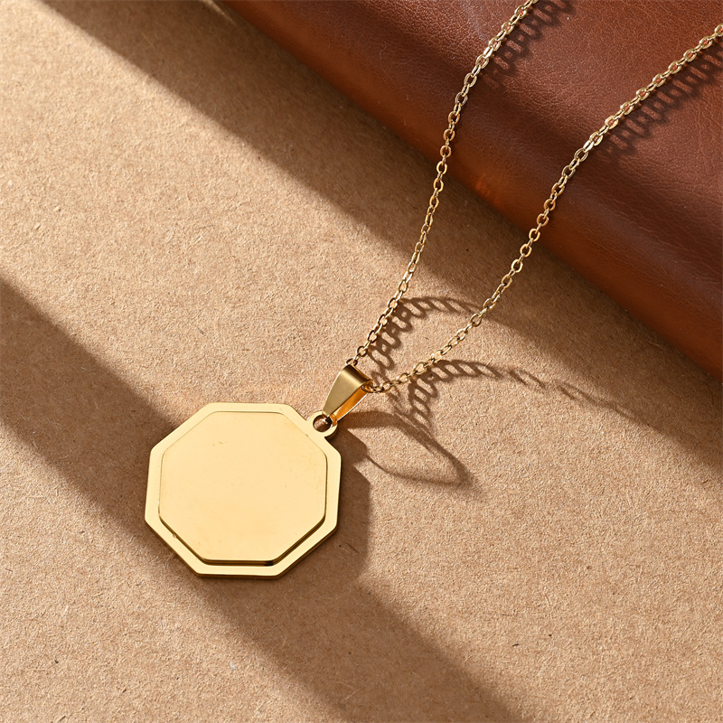 Vacation Classic Style Customization Laser Engraving Solid Color 304 Stainless Steel Plating Women's Pendant Necklace display picture 5