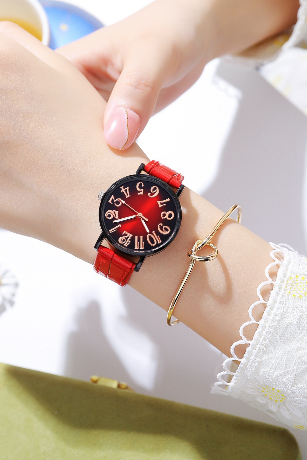 fashion big digital eye-popping crocodile pattern belt student female watch dressing all-match quartz female watch_voghion.com