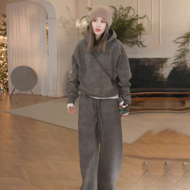 Simple Sports Style Hooded Sweatshirt Suit, This Year's Popular Autumn and Winter Thickened Warm Casual Two-Piece Set for Lazy Women Simple Sports Style Hooded Sweatshirt Suit, This Year's Popular Autumn and Winter Thickened Warm Casual Two-Piece Set for Lazy Women