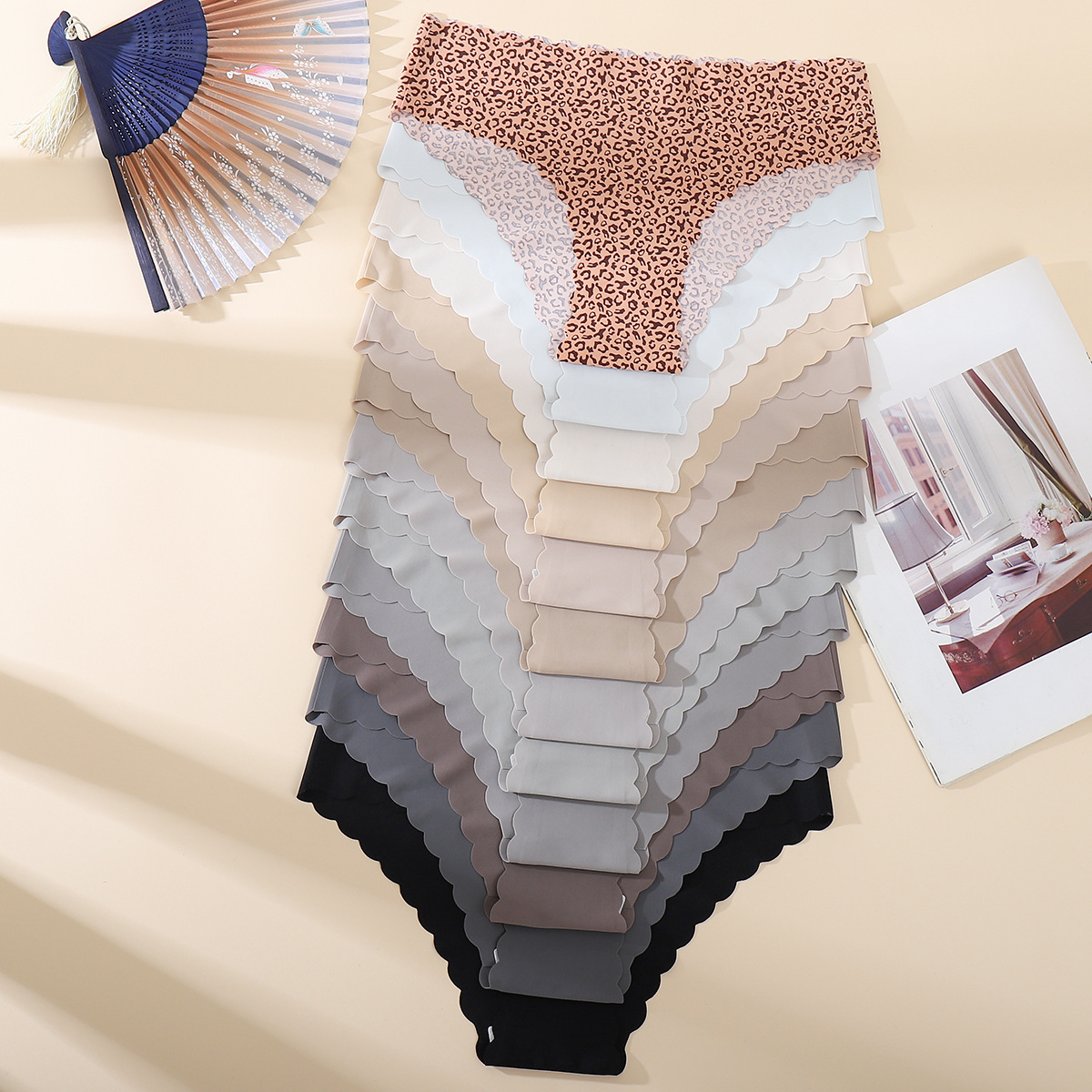 Paquete de 12 - Bragas de bikini sin costuras para mujer, estilo europeo y americano, con bordes ondulados transpirables, bragas triangulares sexys.
