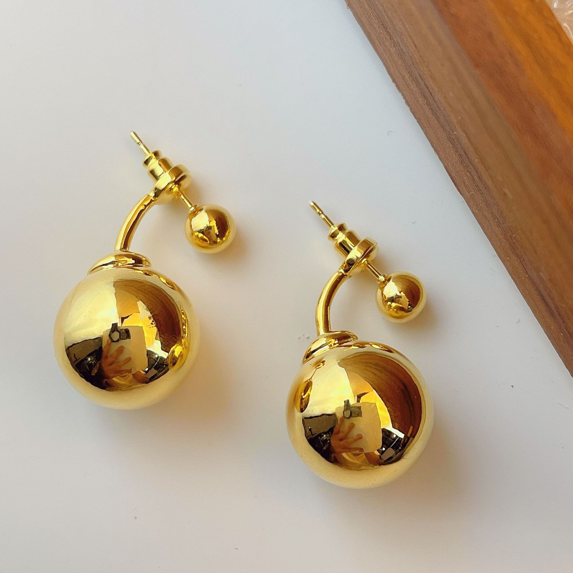 D1886 크고 작은 구리 구슬 귀걸이