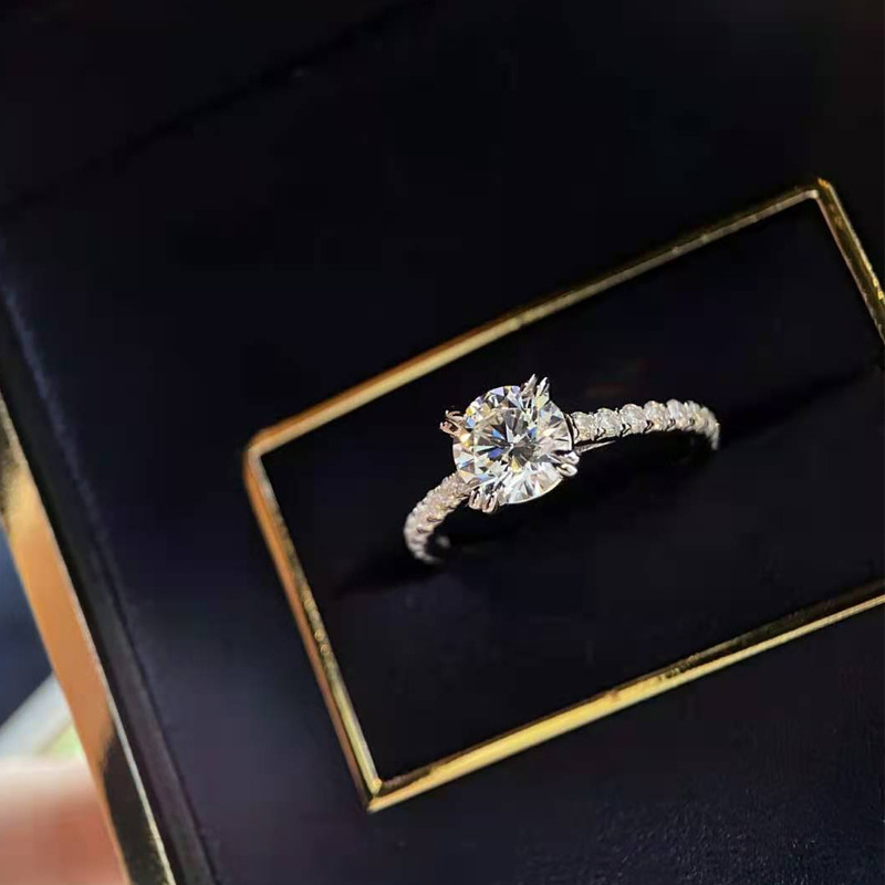 Love Diamond Ring Ring Women's S925 Silver Gold Plated 1 karat Four Claw Wedding Proposal Simple Fashion Wedding Ring