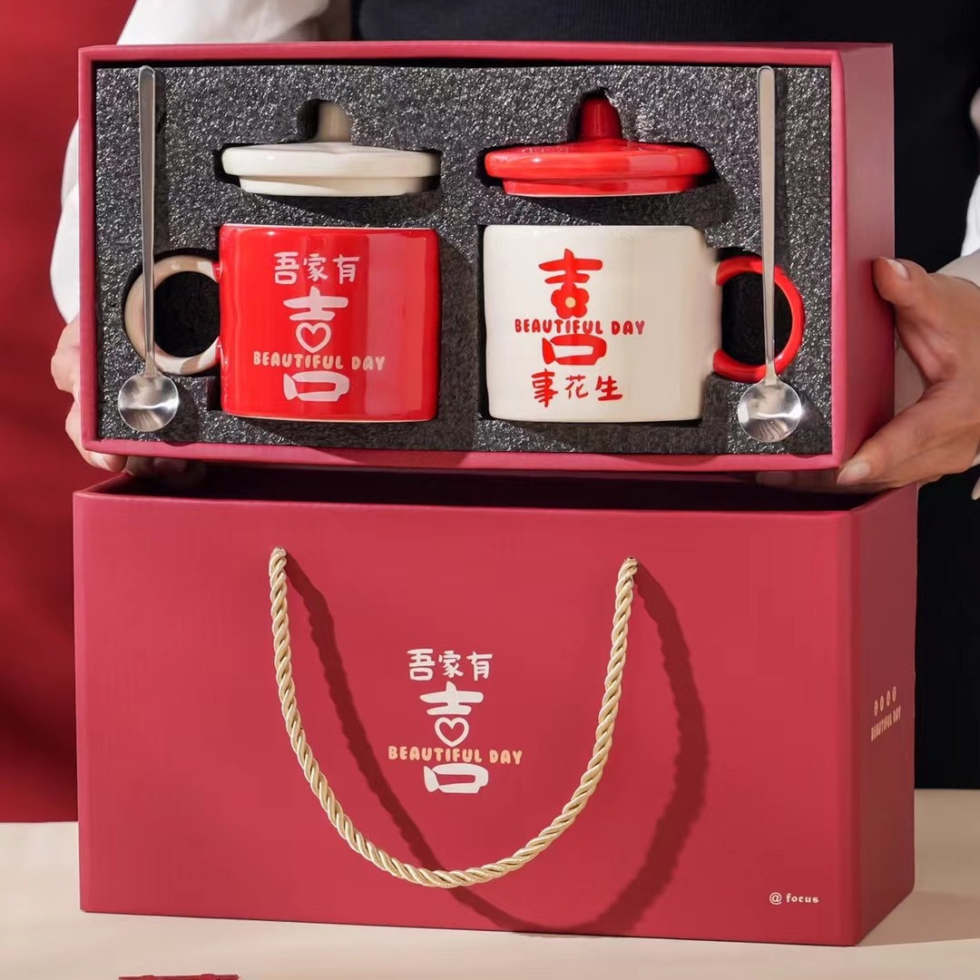Boda creativa taza de boda pareja taza de agua regalo cerámica con tapa cuchara taza de café taza de boda de alto aspecto