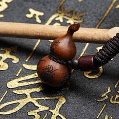雷撃のナツメの木の小さいヒョウタンの紫薇のタブーのペンダントのキーホルダーは雷祖福禄のペンダントの置物の手作りにぶら下がっています。