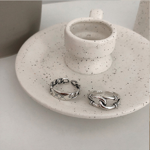 Korean-style niche design high-end women's ring with INS minimalist cold wind, light luxury fashion, personalized retro trendy style
