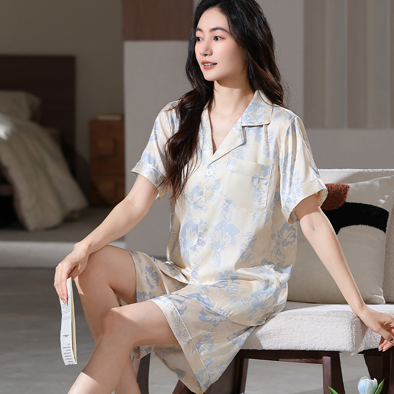 고급스러운 아이스 실크 여성용 잠옷, 프린트된 라펠 반팔 반바지, 모조 실크 홈웨어 세트, 도매용 얇은 모델