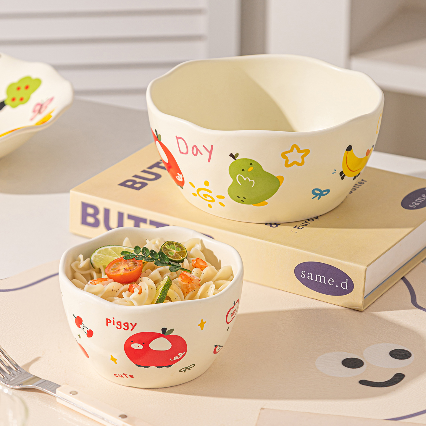 Cuencos de dibujos animados, platos de cerámica, platos de cubierta, regalos de vacaciones para niños, platos de comidas caseras de alto valor