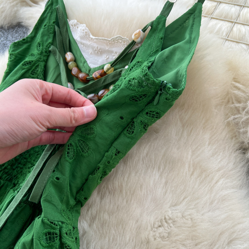 French Style Green Lace Spaghetti Strap Maxi Dress For Women, V-Neck Boho Summer Dress With Ruffles And Waist Tie_ecoleips.com