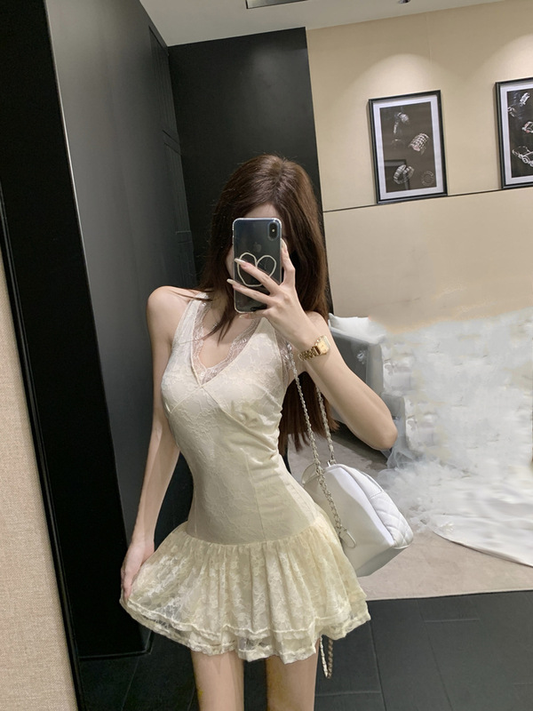 大码女装穿搭小个子纯欲罩衫蕾丝绑带挂脖连衣裙子两件套女|undefined