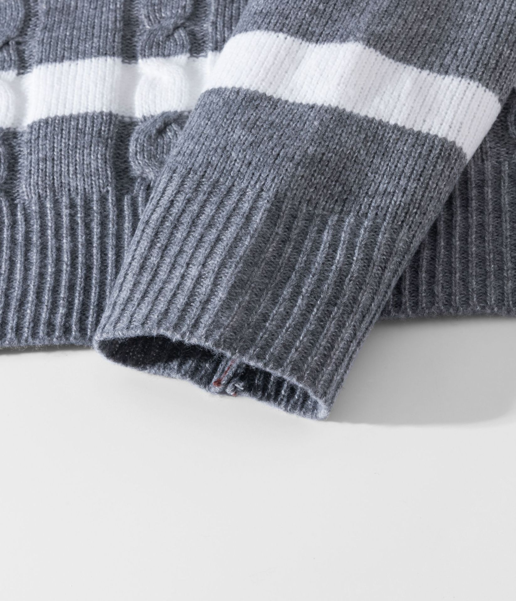 Pull en tricot à blocs de couleurs pour homme, motif torsadé rétro, manches longues, col ras du cou, tenue chaude et décontractée pour l'automne et l'hiver_voghion.com