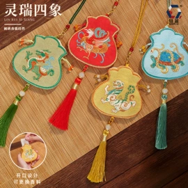 香包/香囊;布艺绣品;女士斜挎包