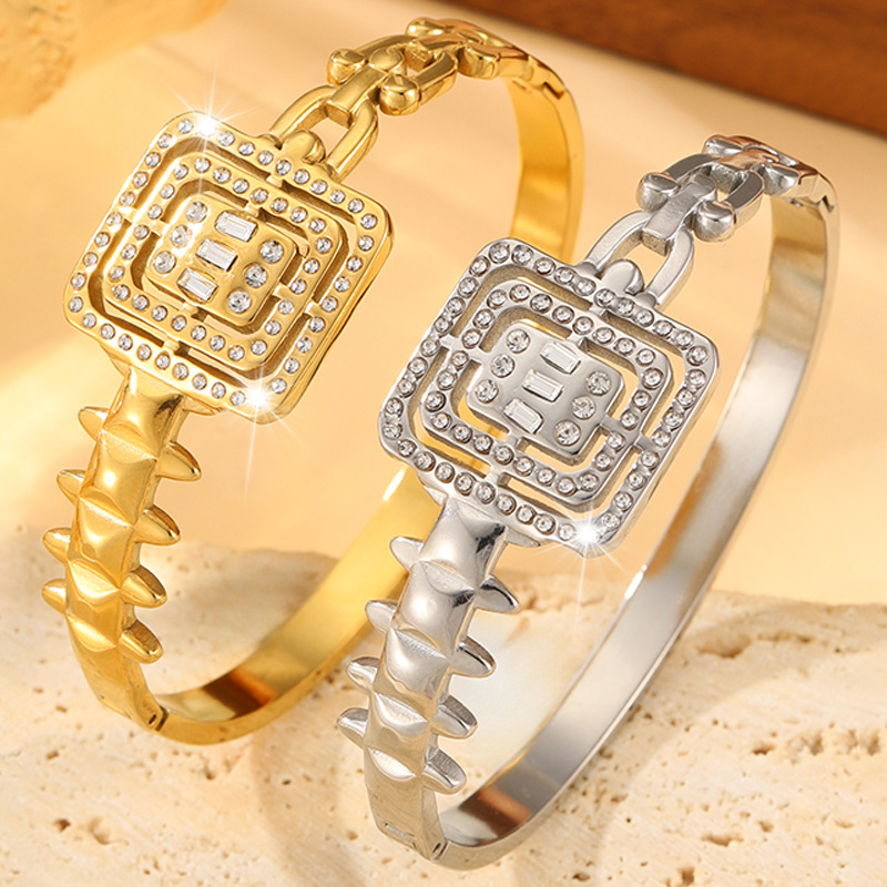 Pulsera Cuadrada Calada con Diamantes de Acero de Titanio, Resistente a la Desteñidura, para Parejas image 2