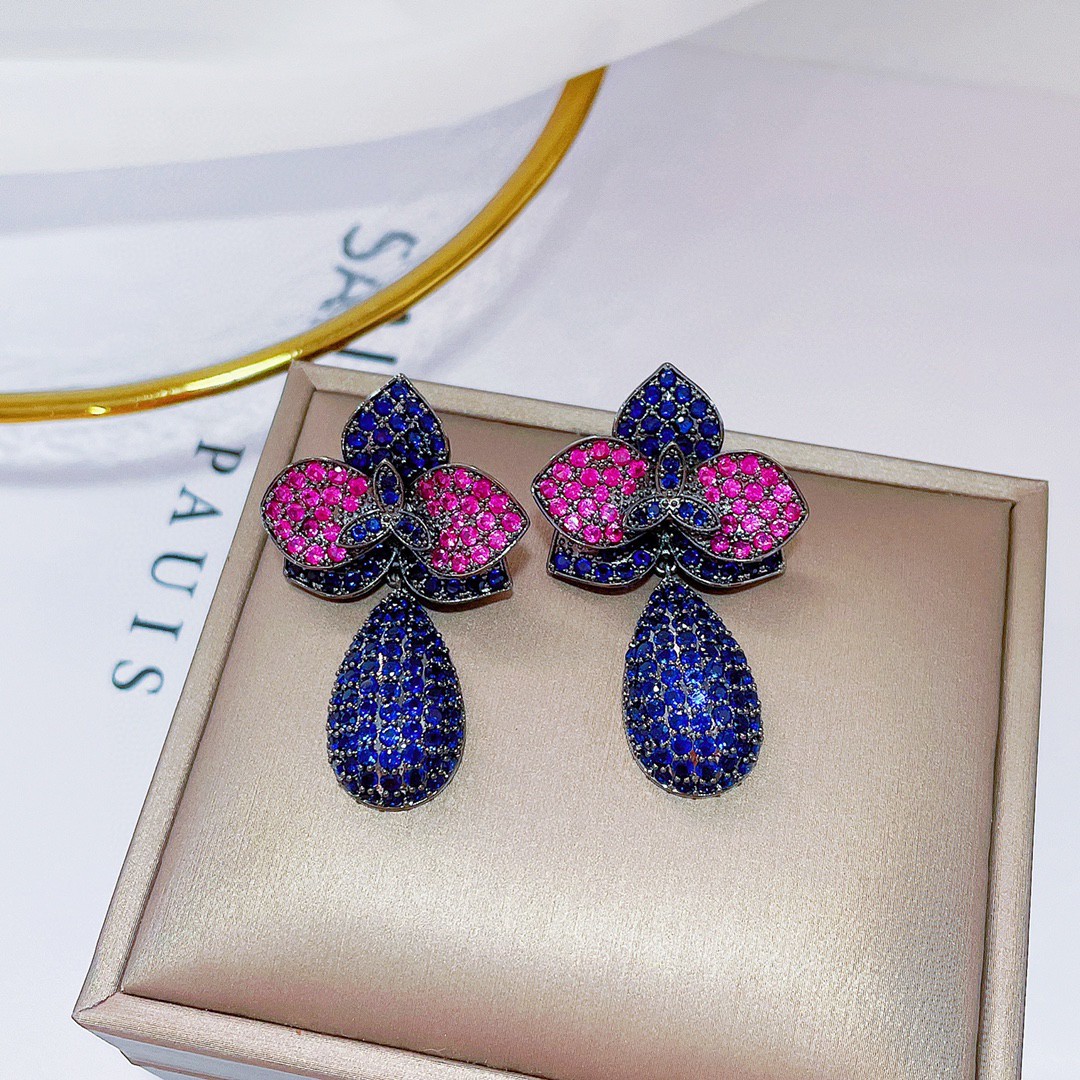 Fashionable three dimensional trend earrings drop-shaped with zircon