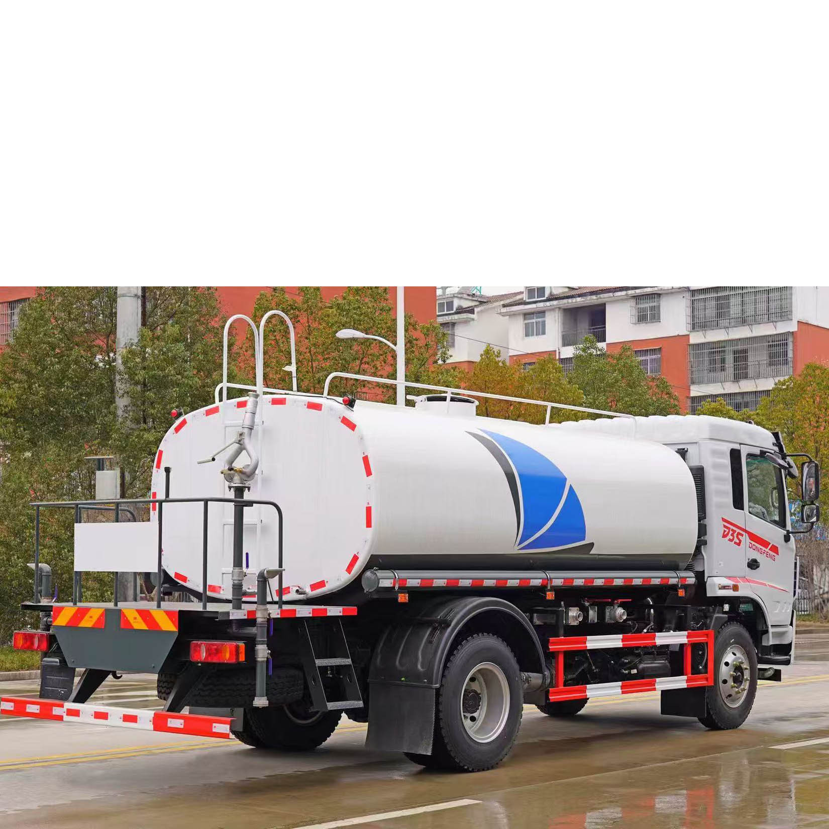 Dongfeng 3 Tons to 15 Tons Sprinkler Truck Price Road Washing Construction Site Sanitation Sprinkler Truck for Sale