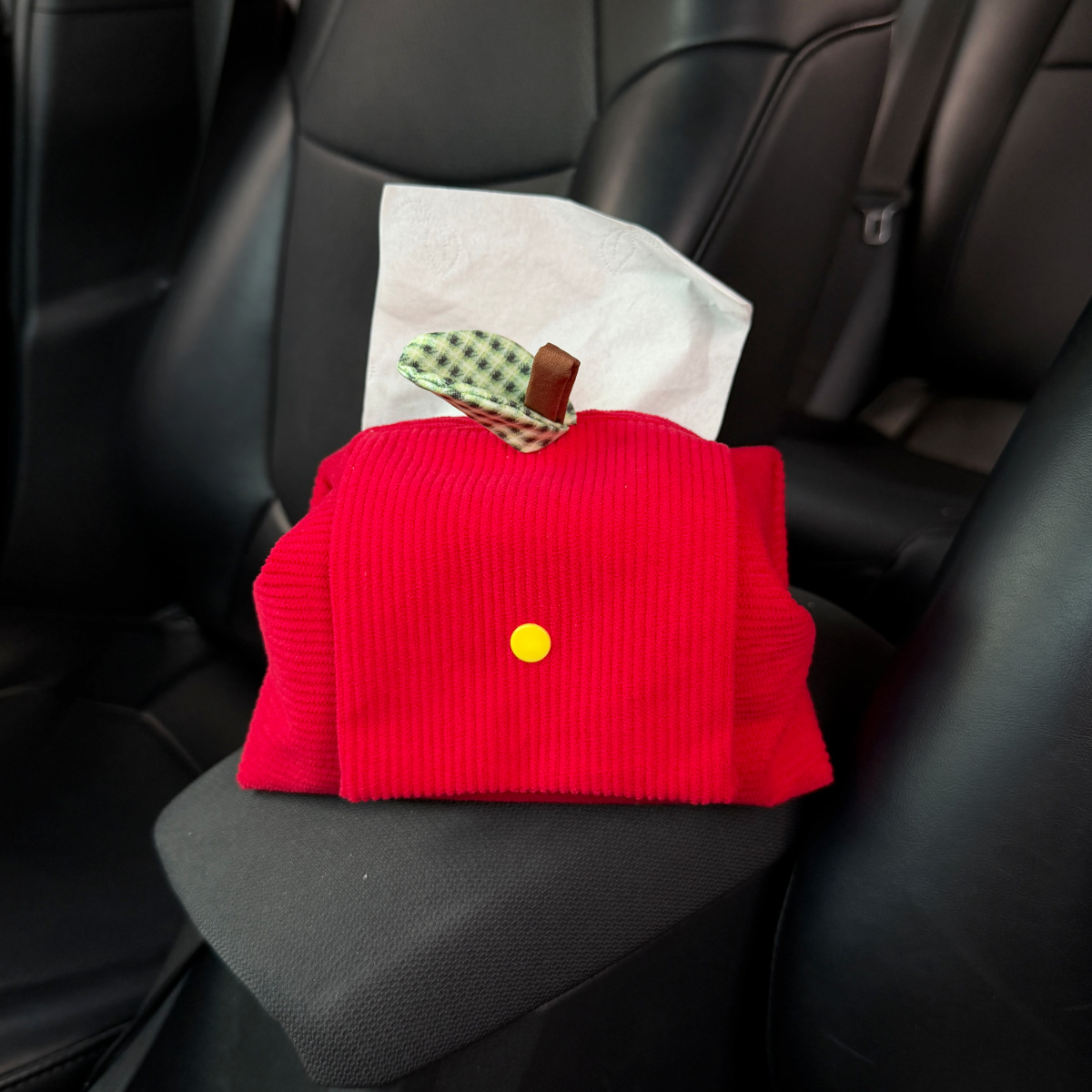 Popular online product: Car tissue box, apple-shaped car tissue bag, car interior accessory