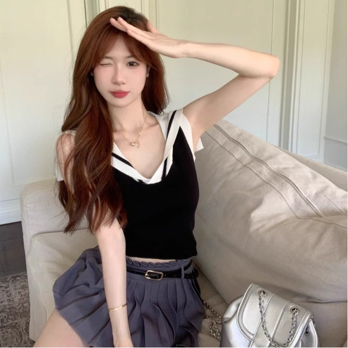 College Style Navy Collar Striped Sleeveless Knit Top for Women, New Slim Fit Design, Versatile Summer Top