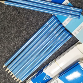 铅笔;画笔;其他美术用品