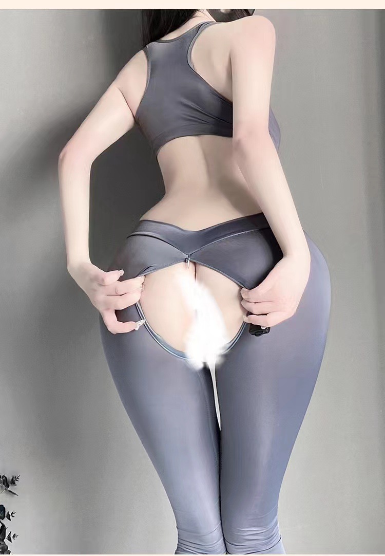 Zip-Front Yoga Costume Set with Top and Pants in Black Polyester — detail image 10