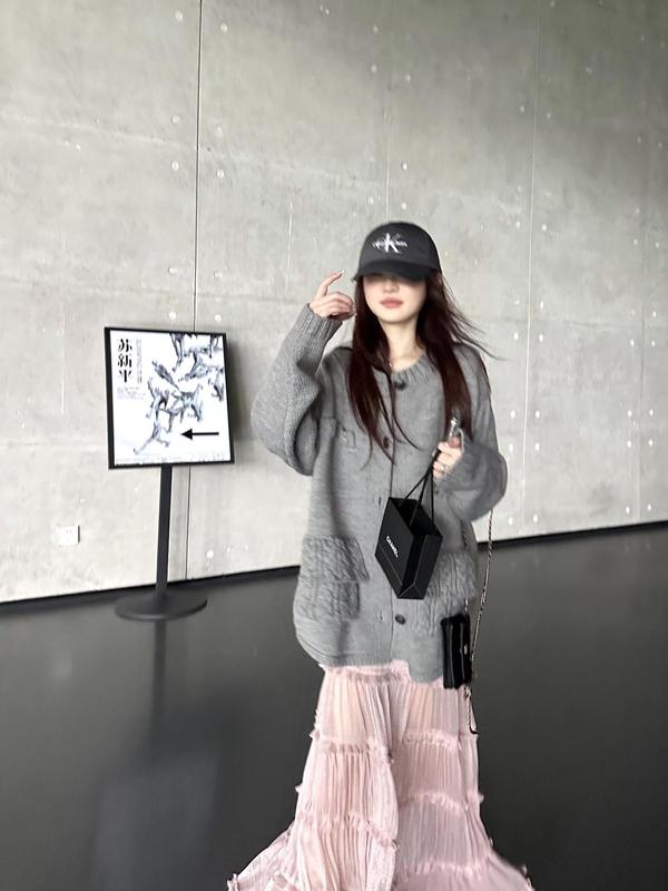 范吸吸/慵懒高克重/女装秋季2025新款针织开衫灰色毛衣外套|undefined