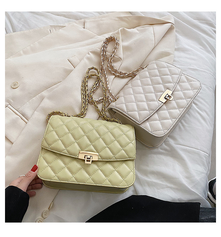 New Rhombus Embossed Braided Chain One-shoulder Small Square Bag 23*18*9cm display picture 8