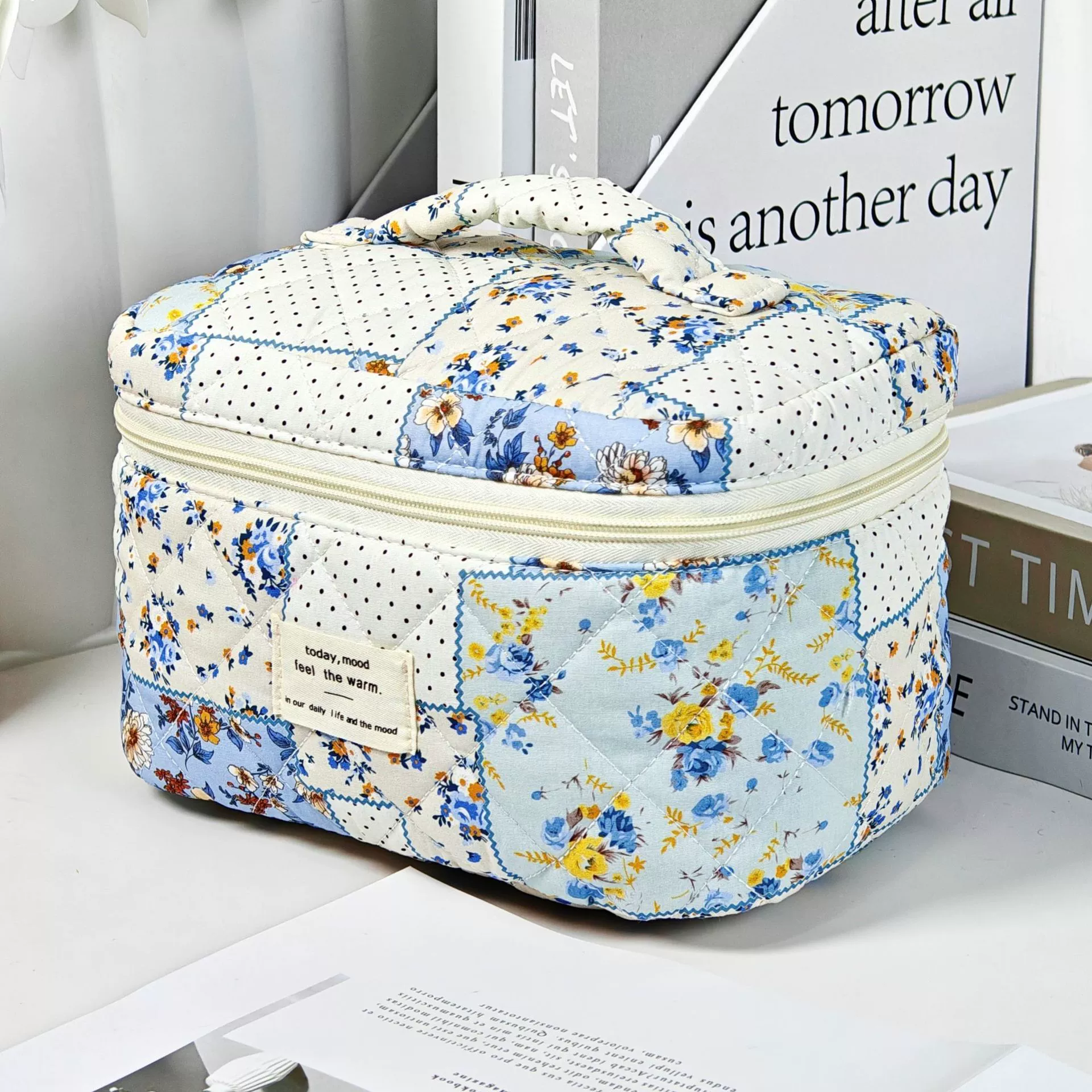 Handheld capacious cosmetic bag, organizer bag, storage system