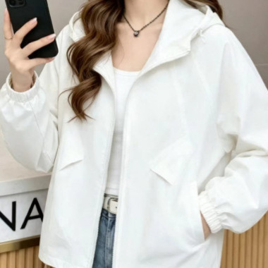 Short hooded jacket for women, 2026 autumn Korean style, loose fit for petite figures, windproof casual versatile zip-up cardigan