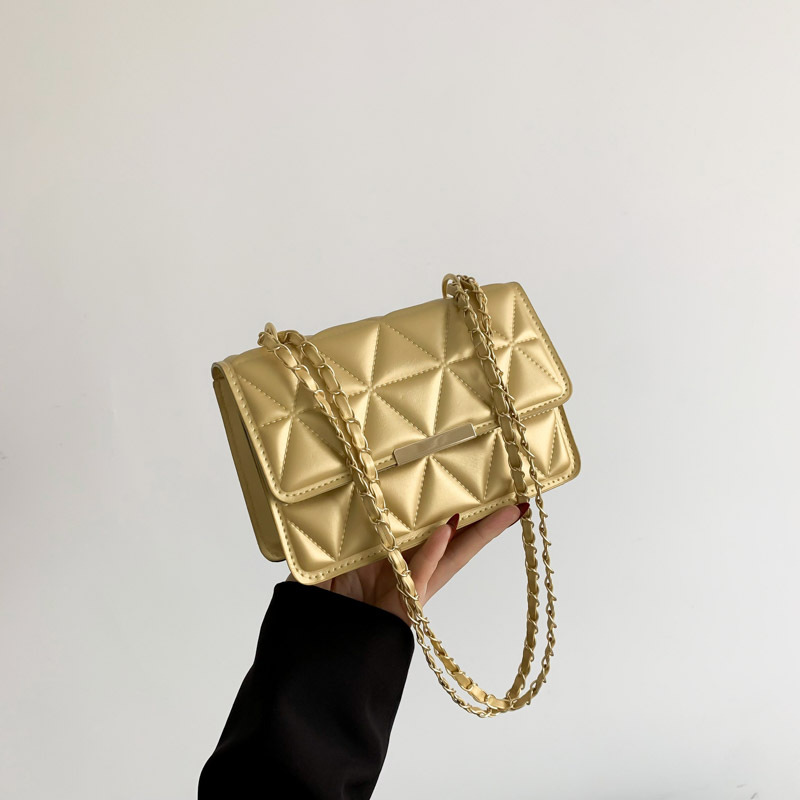 2023 nuevo estilo occidental pequeño bolso cuadrado estilo coreano bolso de las mujeres Bolsa de mensajero de hombro de cadena roja de moda popular de este año para mujeres