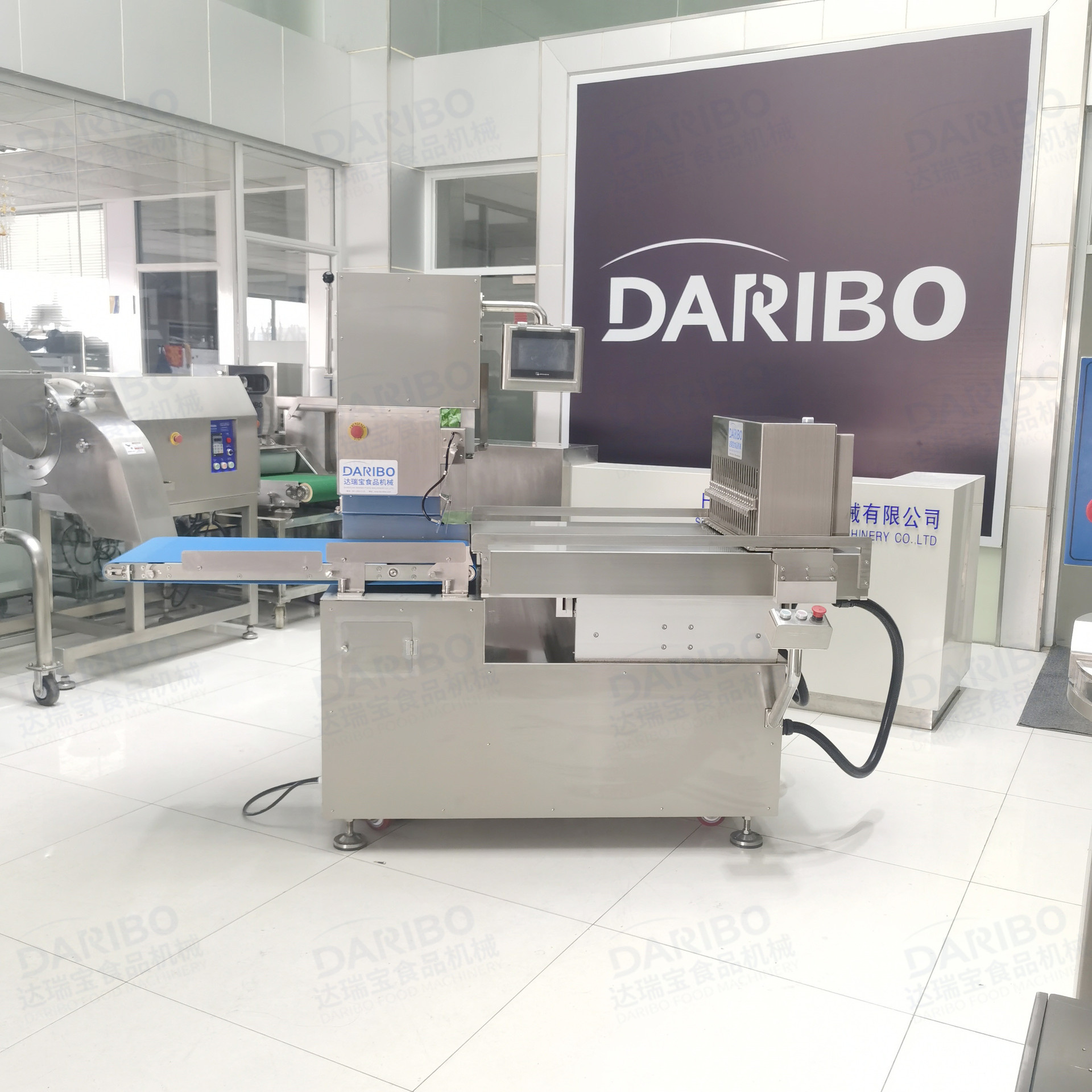 *商用全自动锯骨机 牛排猪蹄分切机 自动牛羊肉锯切机 冷冻肉切割