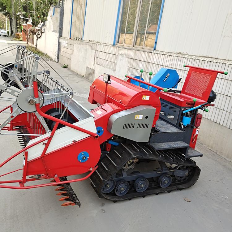 Cosechadora de arroz pequeña en terrazas montañosas de montaña, empacadora automática, cosechadora de arroz y trigo de Yunnan