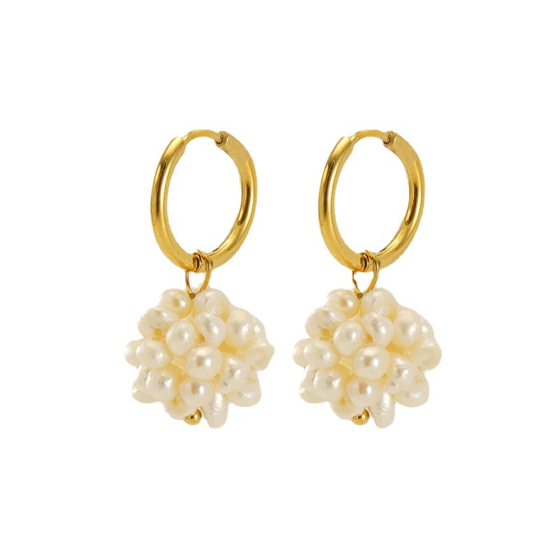 Europa y América de acero inoxidable 18 chapado en oro simple cercanías moda perla pendientes de acero de titanio diseño sentido ins estilo pendientes al por mayor