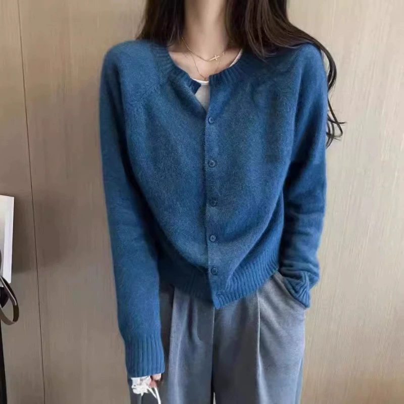 Корейская версия 2024 осень-зима новый дикий шерстяной кардиган женский с круглым вырезом короткий свободный топ шерстяной трикотажный пиджак