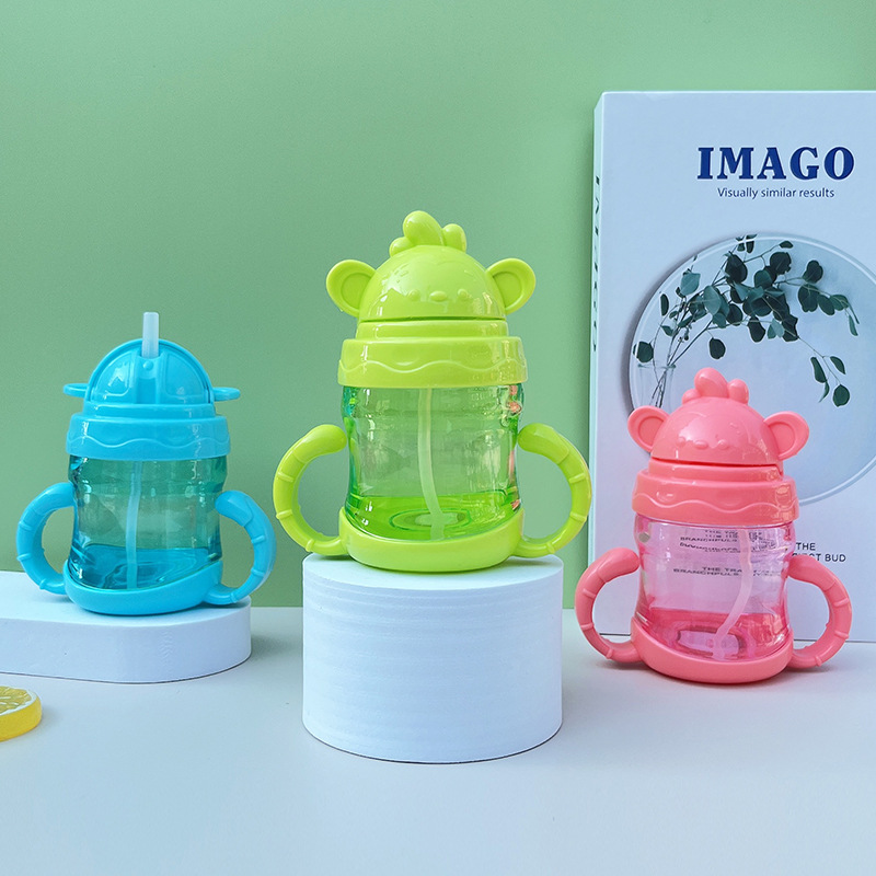 Contribución directa de los fabricantes Kindergarten PP niños taza de plástico de una sola capa transparente botella de agua creativa taza de paja