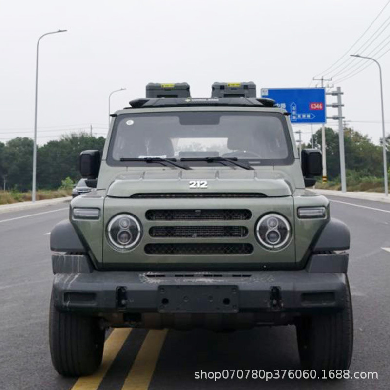 Beijing 212 roof rack ladder side account off-road modification roof expansion platform storage rack travel rack