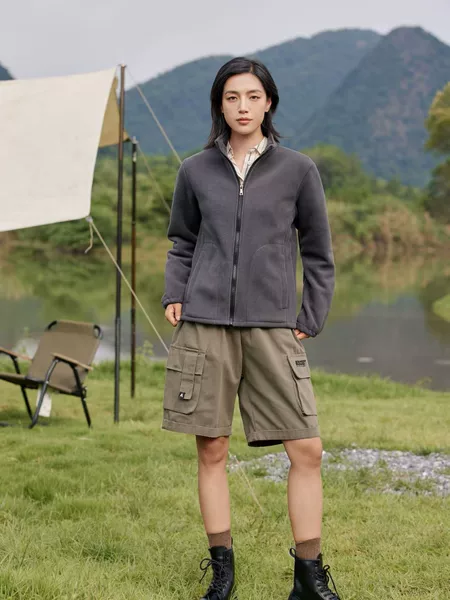 Autumn and winter clothing for men and women, thickened and warm fleece jackets, suitable for outdoor layering, comfortable to wear, durable and practical