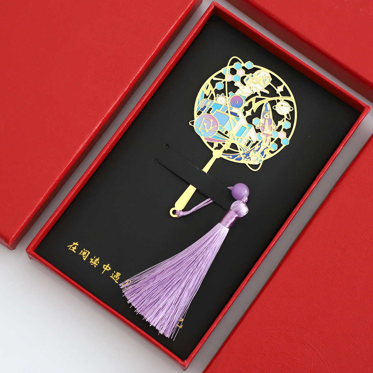 Science and Technology Museum tassel (red box)