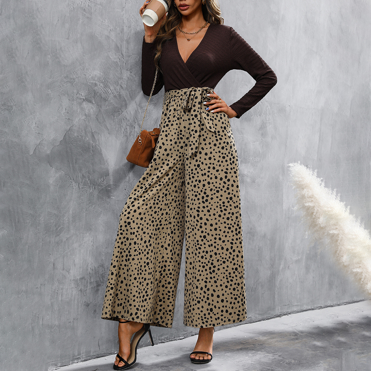 Kaikuo amazon mono de mujer europea y americana 2023 otoño e invierno elegante de manga larga con cuello en v superior pantalones anchos