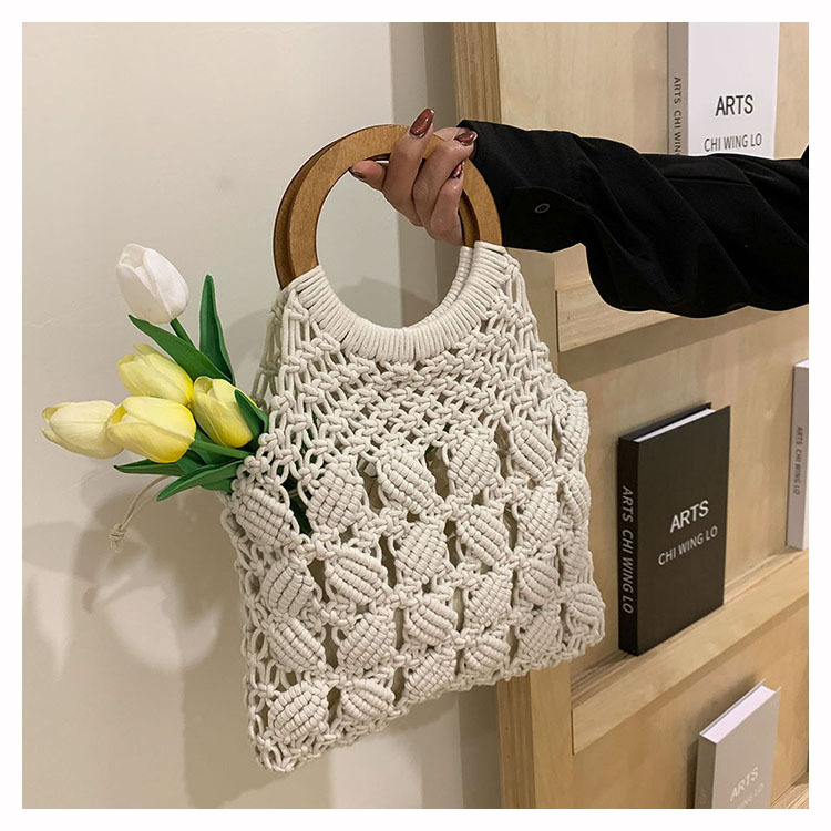 Women's Medium Fabric Solid Color Basic Classic Style Weave Hollow Open Straw Bag display picture 14