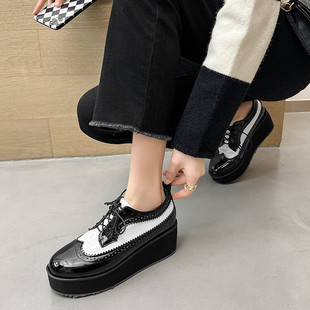 �W���羳���Q�ɸ�ŮЬϵ��ƴɫ���e��Ƥ���һ�����l�p�׷�ˮ����