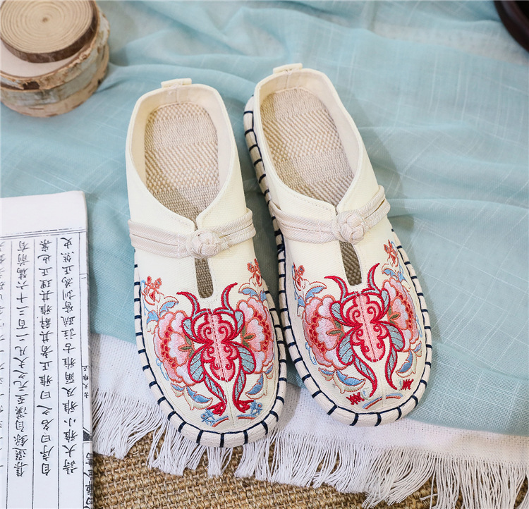 Ethnic Beijing cloth slippers