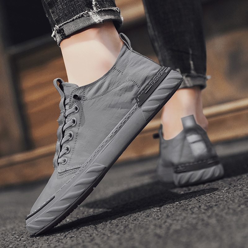 Zapatos de tela estilo Pekín para hombre, sin cordones, antiolor, temporada de primavera, seda helada, transpirables, lona fina, nuevo modelo 2025.