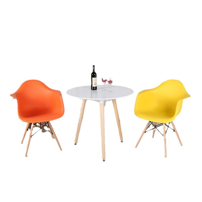 Multi-color respaldo simple nórdico plástico moda ocio silla post-moderno creativo respaldo reposabrazos Silla de comedor