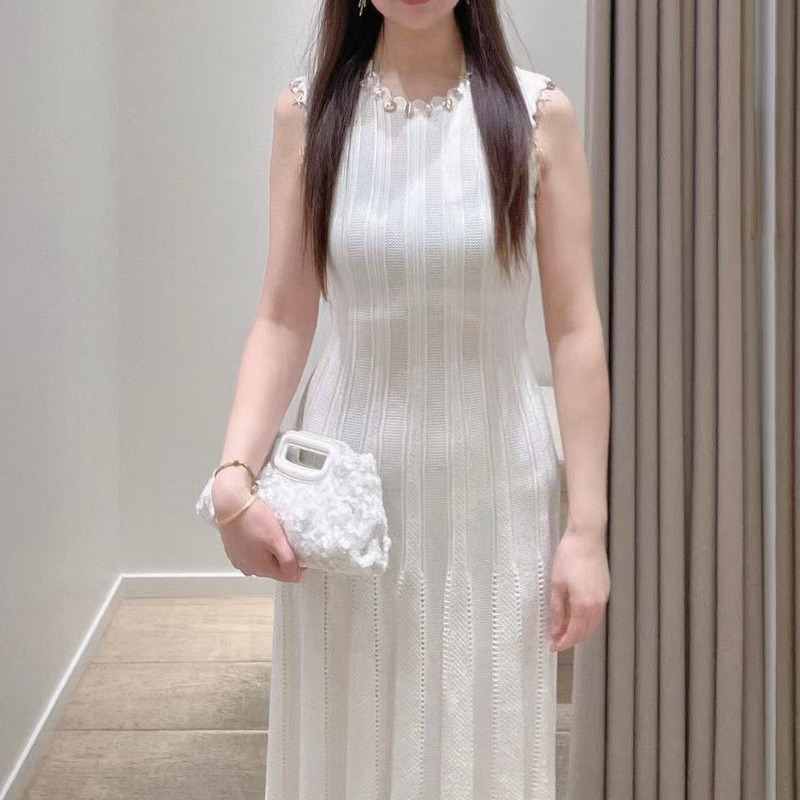 M Brand 2026 Summer New White Knit Two-Piece Set with a Light Luxury Ocean Pendant, Elegant Slimming Dress + Cardigan
