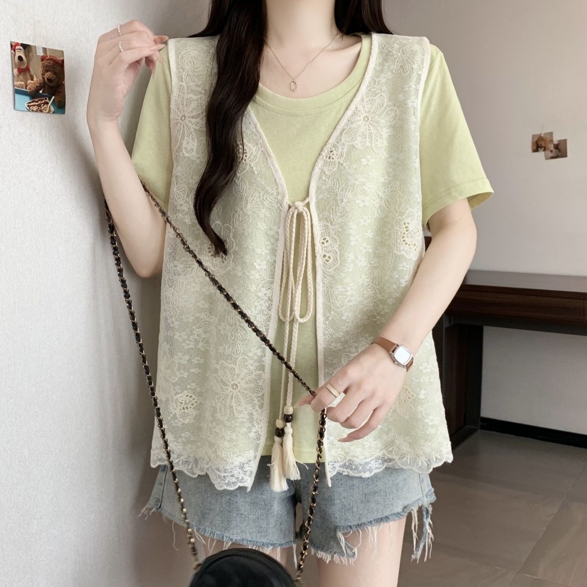 Plus-size women's summer new Korean style design T-shirt with lace vest and top, slimming and versatile.