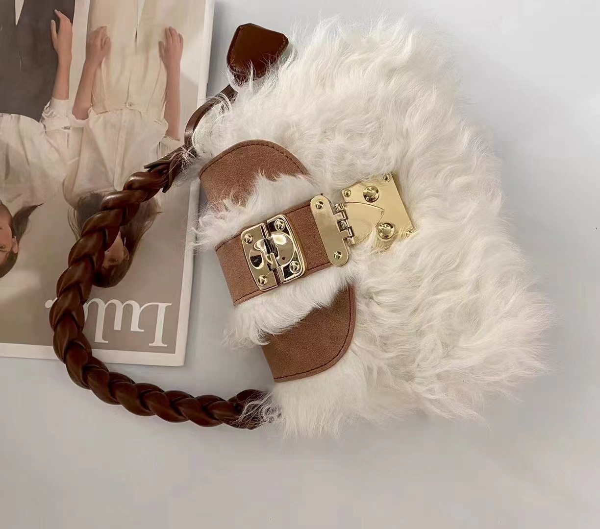 Nouvelle collection automne/hiver 2023 : laine véritable, fourrure, daim givré, sac à bandoulière croisé pour femme,_voghion.com