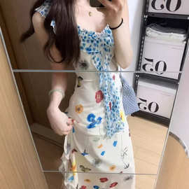 荷叶边碎花吊带度假连衣裙子女夏季2026新款云南川西旅游薄纱长裙
