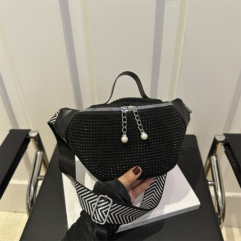 Nueva sensación de alta calidad bolso de diamante brillante coreano, bolso de hombro de moda, lujo ligero, bolso de pecho portátil con cinturón ancho de diamante caliente.